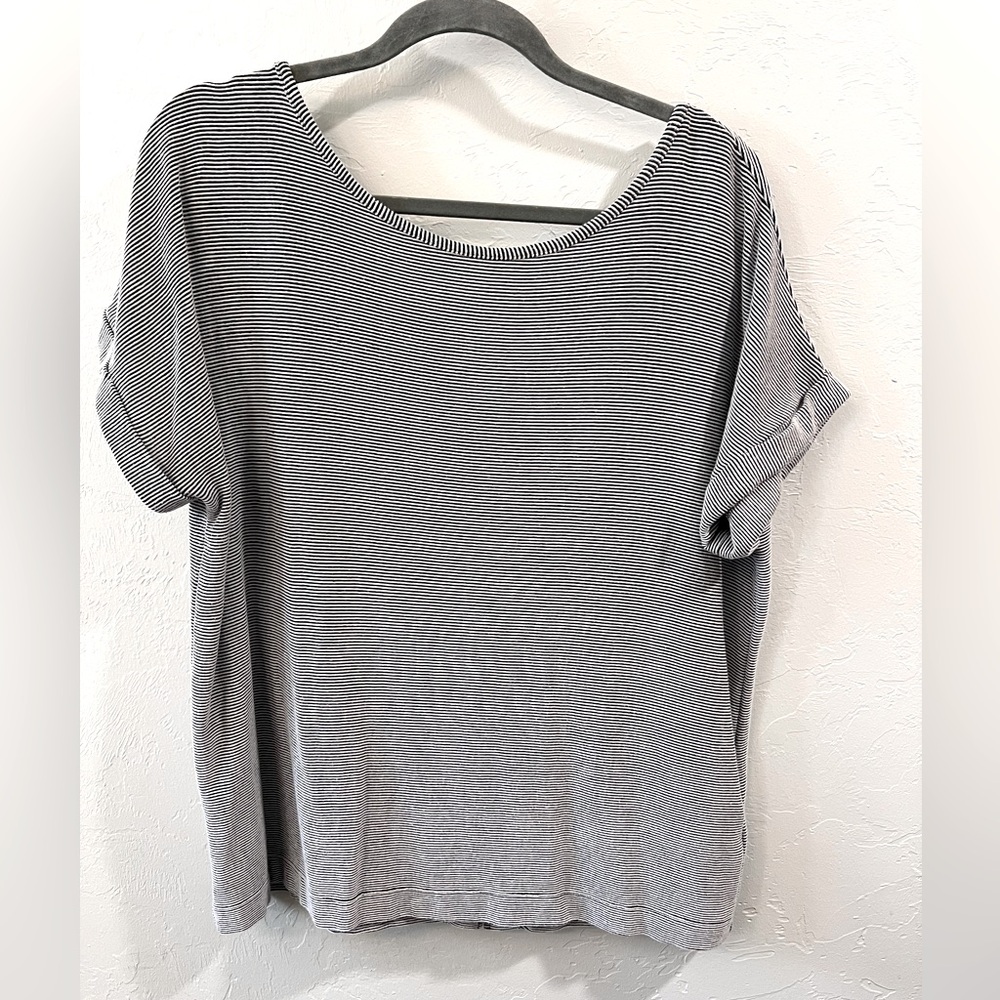 Textured strip top with button up back